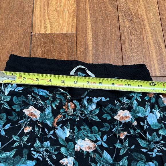 Floral Lounge Pants - Picture 11 of 11